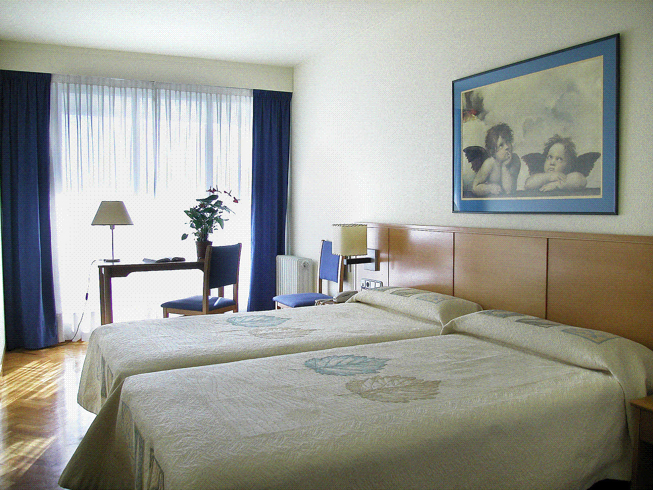 Suites Sercotel Mirasierra Pamplona Phòng bức ảnh