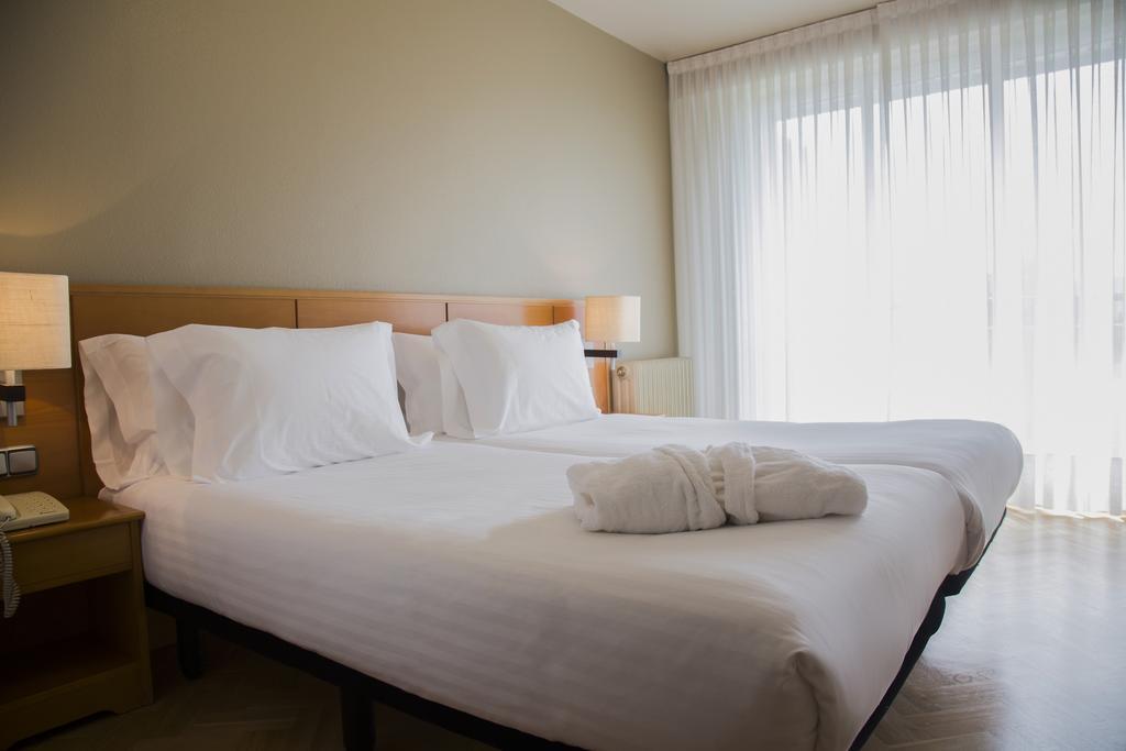 Suites Sercotel Mirasierra Pamplona Ngoại thất bức ảnh