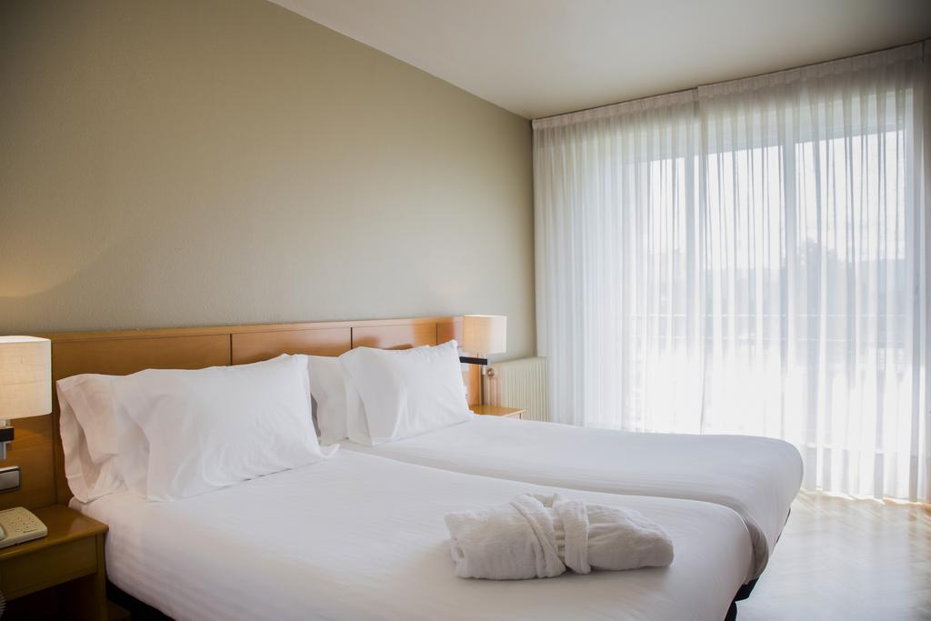 Suites Sercotel Mirasierra Pamplona Ngoại thất bức ảnh