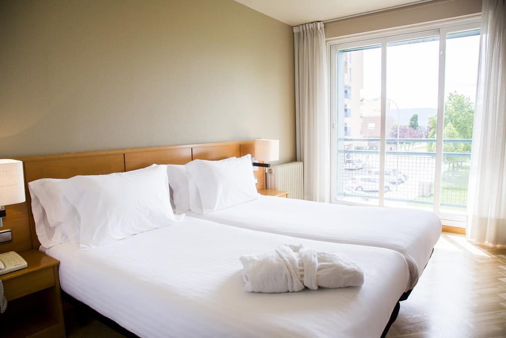 Suites Sercotel Mirasierra Pamplona Ngoại thất bức ảnh