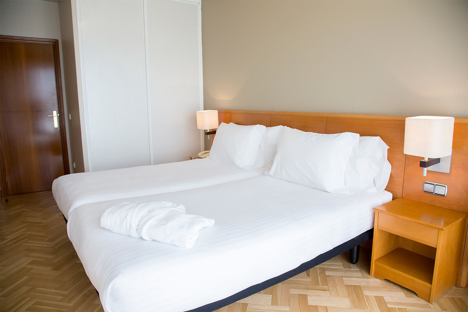Suites Sercotel Mirasierra Pamplona Ngoại thất bức ảnh