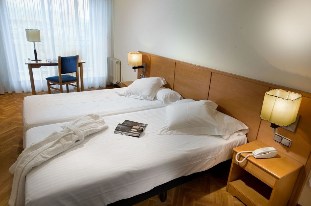Suites Sercotel Mirasierra Pamplona Ngoại thất bức ảnh