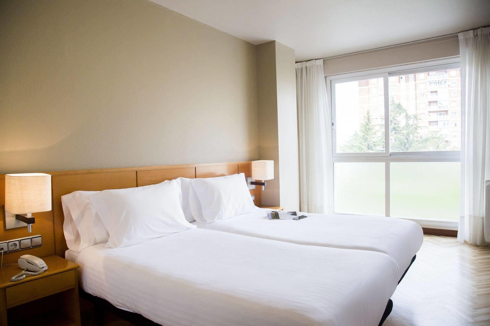 Suites Sercotel Mirasierra Pamplona Ngoại thất bức ảnh