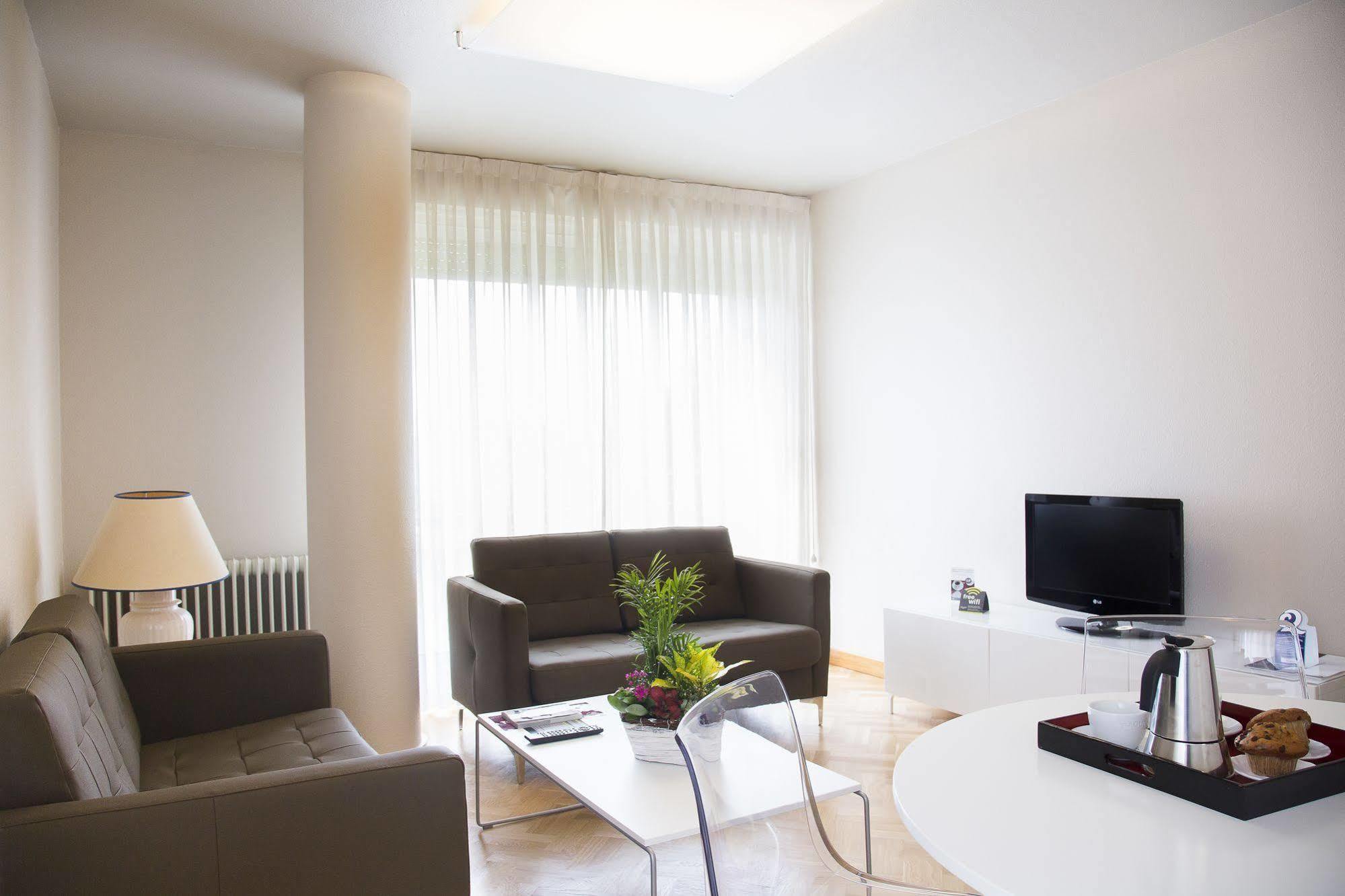Suites Sercotel Mirasierra Pamplona Ngoại thất bức ảnh