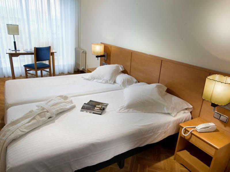 Suites Sercotel Mirasierra Pamplona Ngoại thất bức ảnh